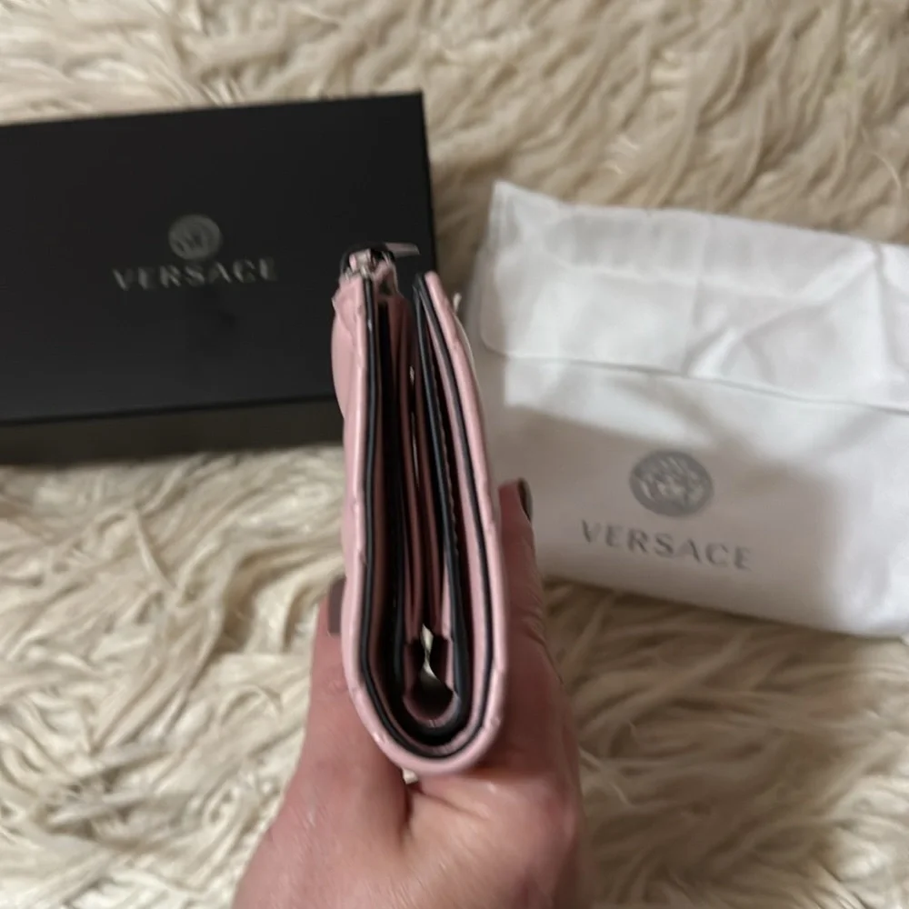 New without tags Versace Medusa card case compact wallet - Picture 5 of 9